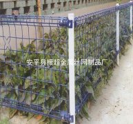 鐵絲網圍欄